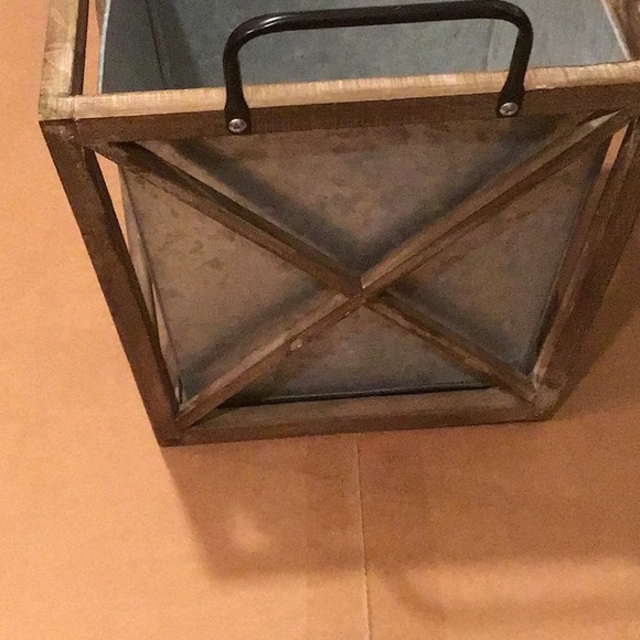 Metal Planter with wooden X-Frame decor planter - Picture 2 of 14